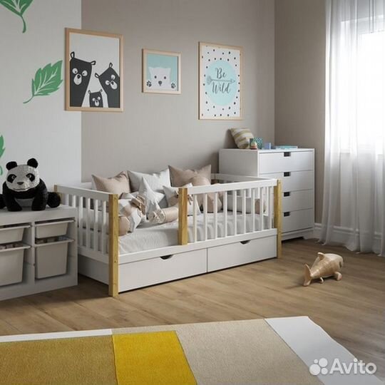 Кроватка высокий борт для малыша из массива сингл