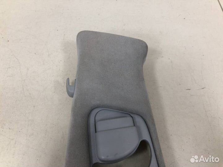 Обшивка стойки Hyundai Equus 2009-2016