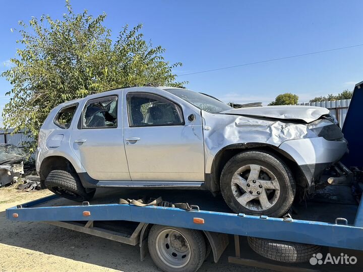 Renault Duster 1.6 МТ, 2012, битый, 165 000 км