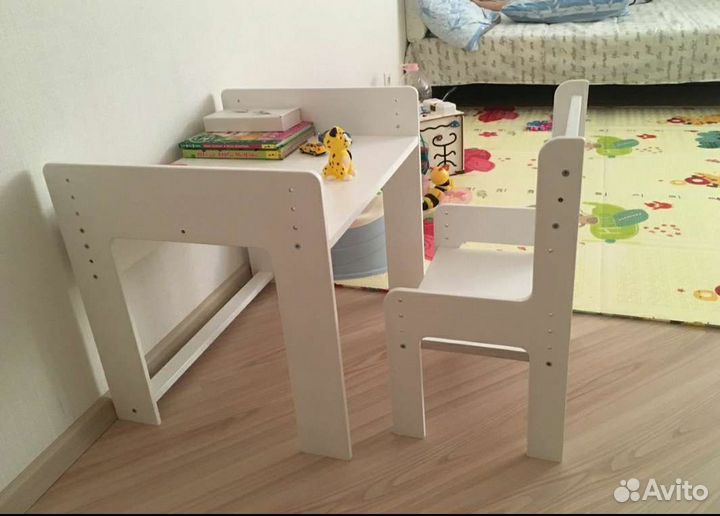 Детский растущий столик и стульчик