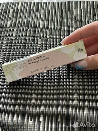 Clinique помада black honey