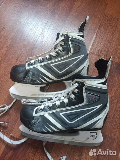 Коньки хоккейные 35