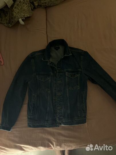 Джинсовая куртка