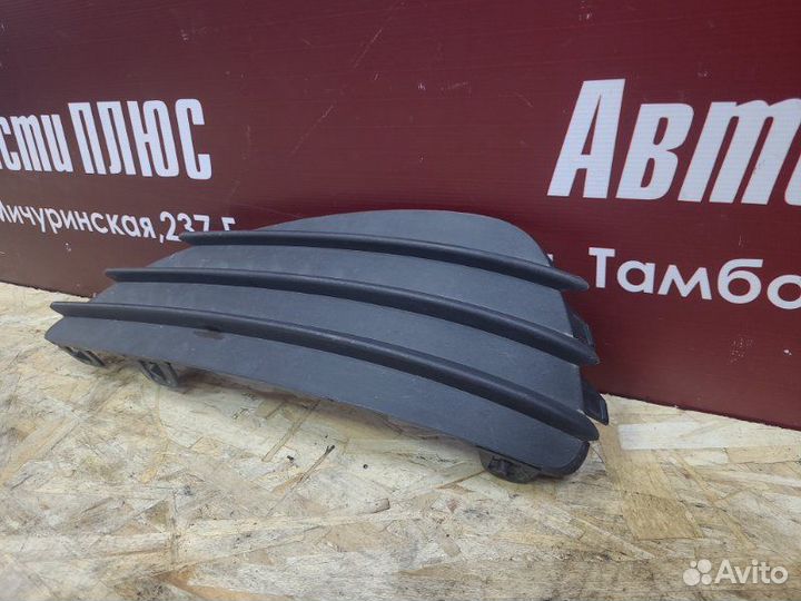 Заглушка противотуманной фары передняя левая Opel