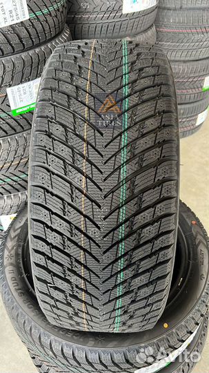 Grenlander Icedefensor Stud II 215/50 R17 95T