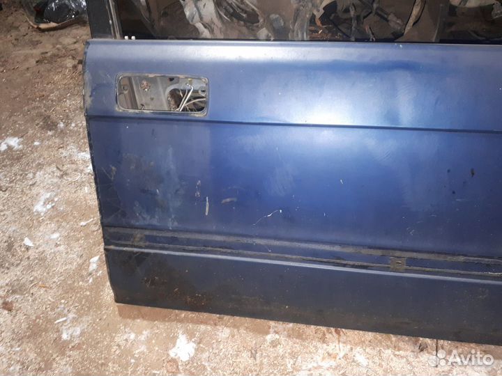 Дверь передняя правая Toyota Crown 130