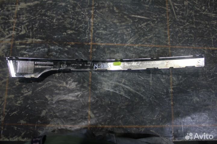 Молдинг бампера заднего правый-Volkswagen Touareg