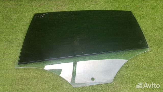 Стекло задней левой двери vw passat B6