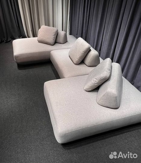 Диван мягкий с подушками