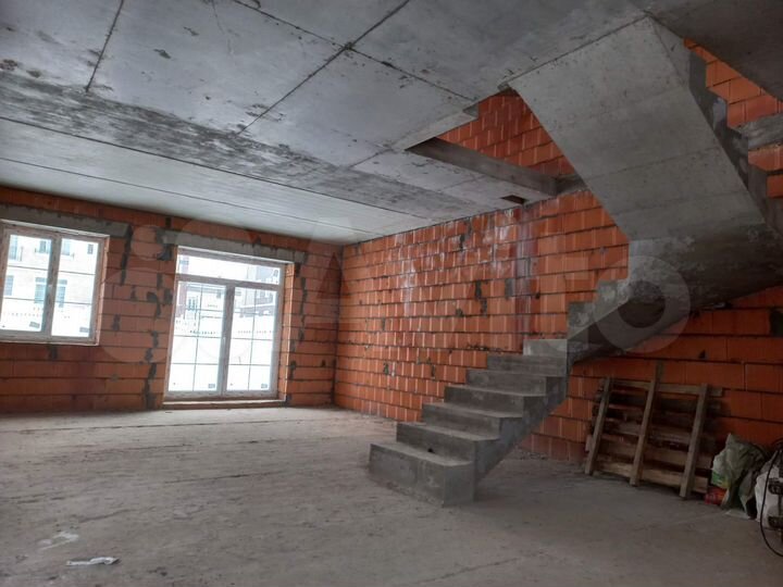 Дом 171 м² на участке 4 сот.