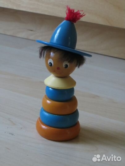 Деревянная игрушка 1970-е гг. пирамидка Незнайка