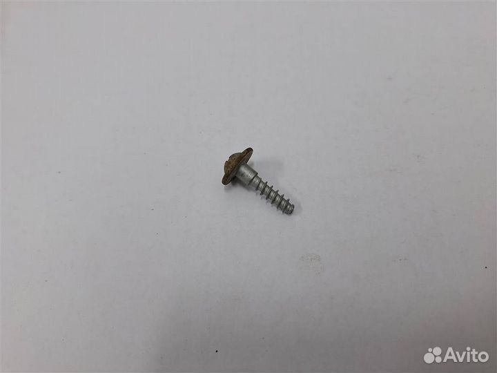 Болт Audi Q7 2005