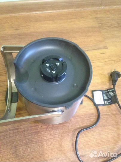 Соковыжималка bork JU CUP 22130 SI