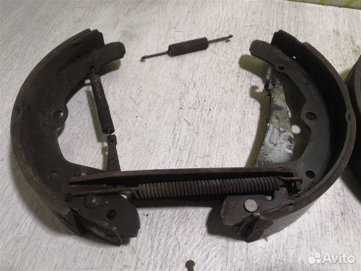 Колодки тормозные задние барабанные к-кт VW Passa