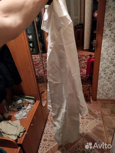 Белый медицинский халат