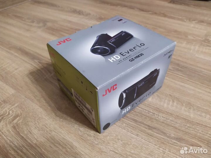 Видеокамера JVC Everio GZ-HM30 (как новая)