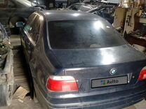 BMW 5 серия 2.5 MT, 1996, битый, 300 000 км, с пробегом, цена 50 000 руб.