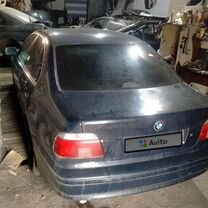 BMW 5 серия 2.5 MT, 1996, битый, 300 000 км, с пробегом, цена 50 000 руб.