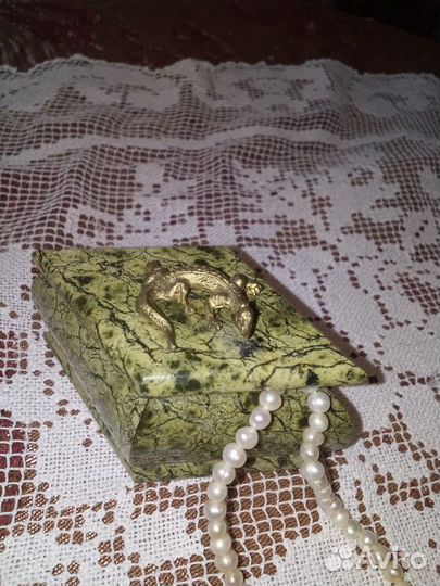 Шкатулка малахитовая