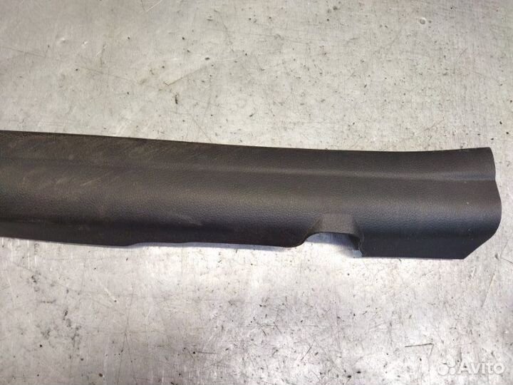 Накладка на порог передняя правая Kia Ceed хетчбэк