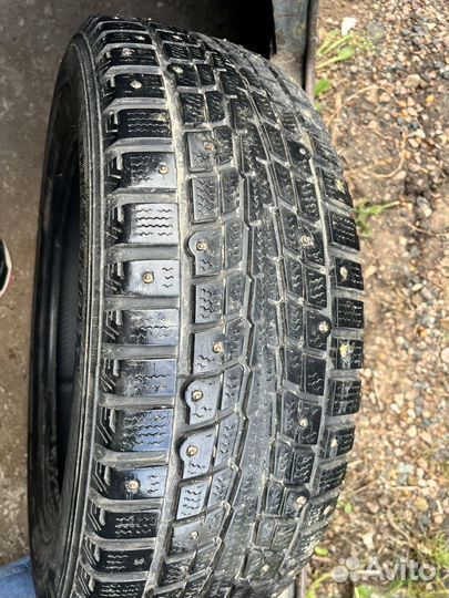 Dunlop SP Winter Ice 01 215/60 R17