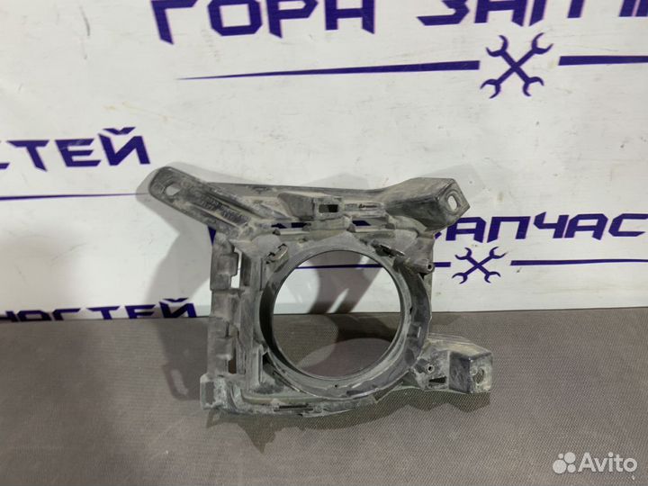 Накладка птф правая Toyota Land Cruiser 200