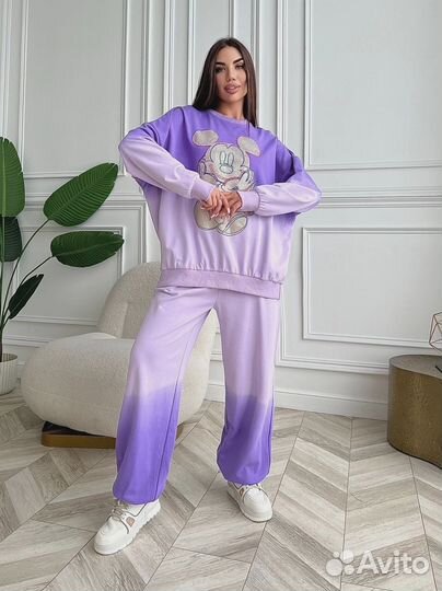 Костюмы женские