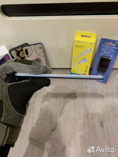 Samsung A50 128гб белый