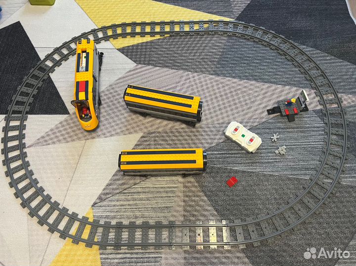 Lego поезд 60197