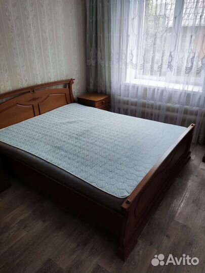 Кровать двухспальная с матрасом бу