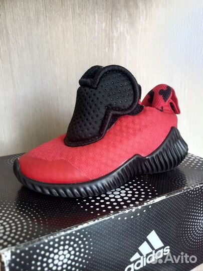 Кроссовки adidas