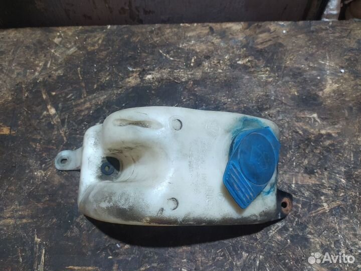 Бачок омывателя Volkswagen Pointer I (2003—2006) BR / Golf BR