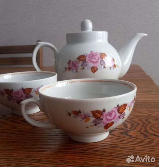 Заварочный чайник и чашки Дулево