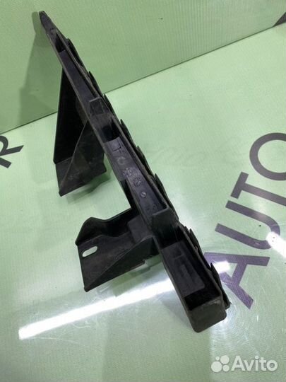 Крепление бампера переднее левое Audi Q7 4L 3.0D