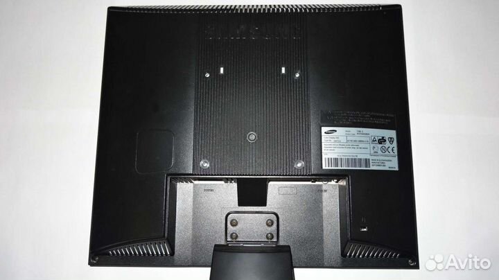 Монитор Samsung SyncMaster 710N