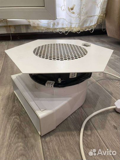 Маникюрный стол + Max Ultimate 4 Plus