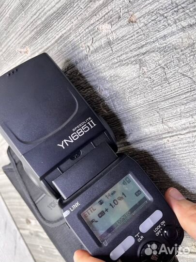 Фотовспышка Yongnuo Speedlite YN685 II