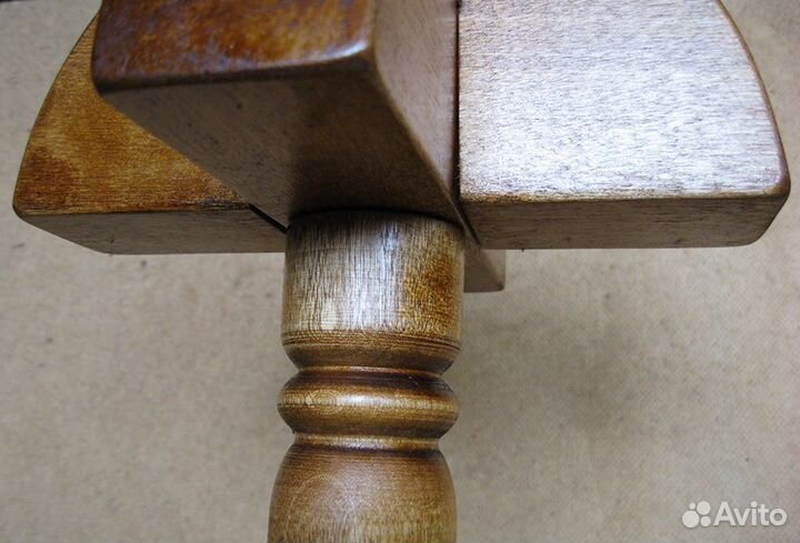 Подставка под военную каску