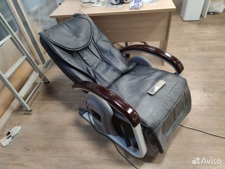 Массажное кресло Vitaux