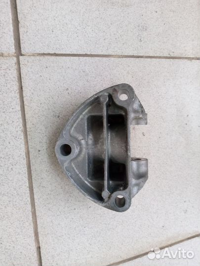 Кронштейн двигателя (двс) рено Master 3