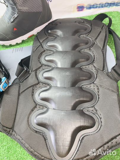 Сноуборд комлект + защита