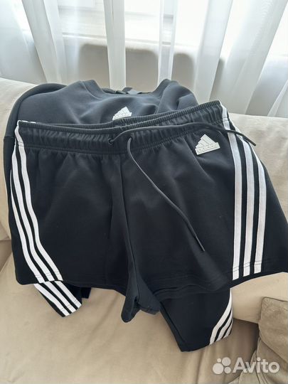Спортивный костюм adidas M
