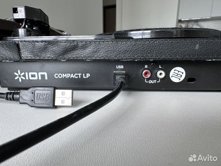 Виниловый проигрыватель ION Audio Compact LP