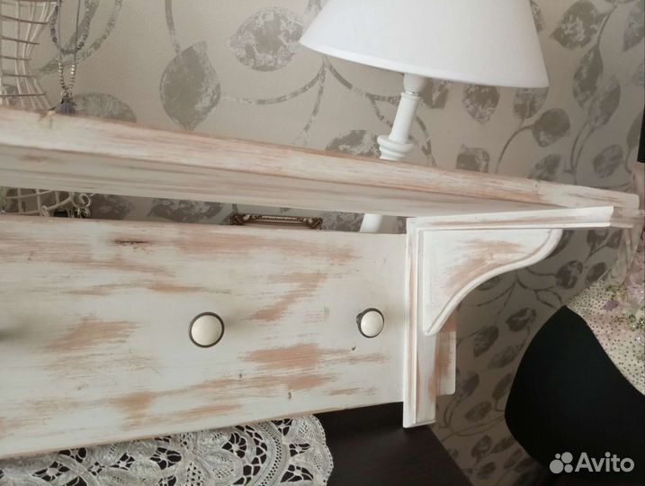 Полка деревянная в стиле