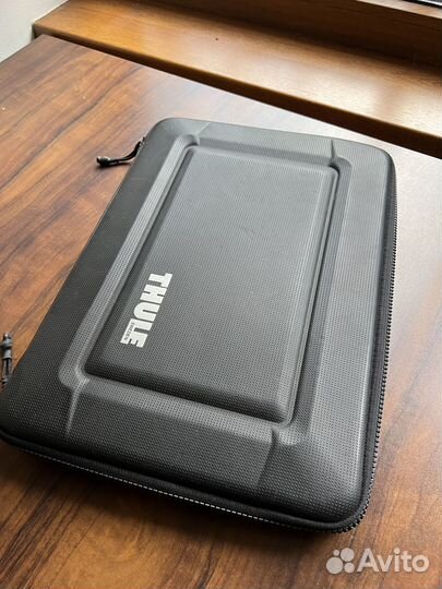 Чехол Thule для MacBook 15