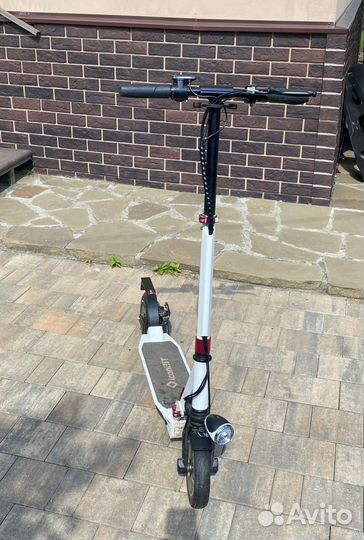 Электросамокат iconbit Kick Scooter C80
