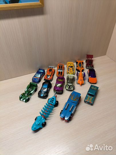 Hot wheels машинки