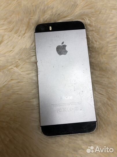 Телефон iPhone 5s