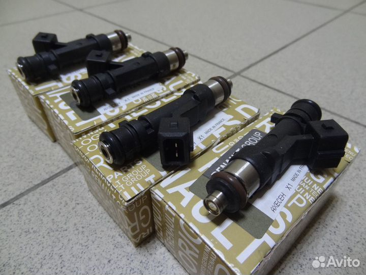 Форсунка топливная Logan Largus Clio Megane Kangoo