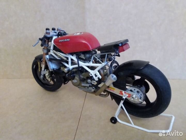 Tamiya 1/12 custom. Ducati 888. Модель мотоцикла